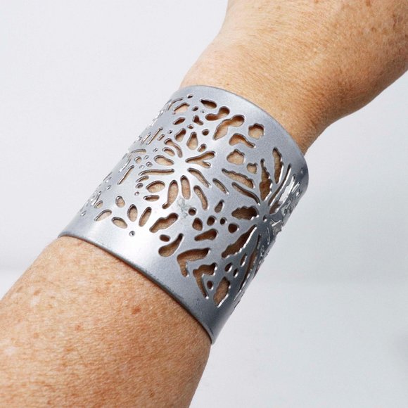 Floral Cutout Cuff Metal Bracelets White Silver - Picture 4 of 9